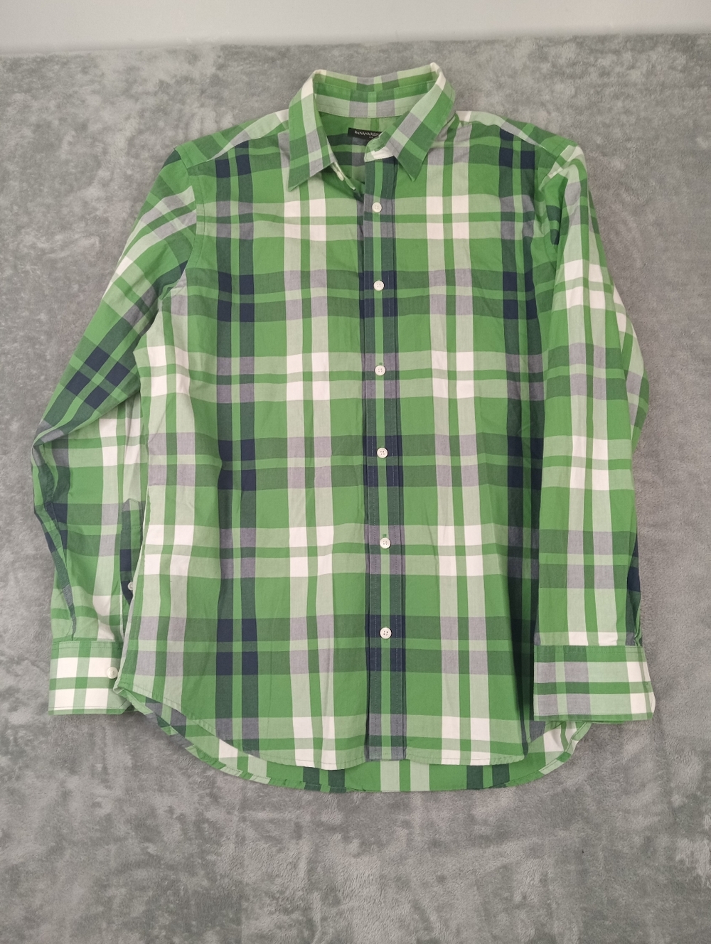 Banana Republic Men's Green Plaid Button-Down Shirt - Classic Fit Size Large